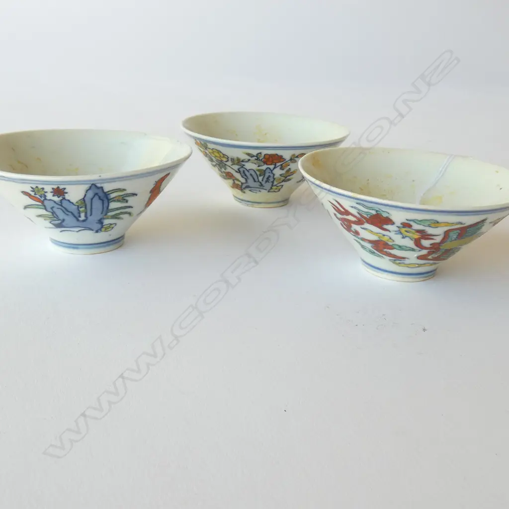 3 CHINESE DOUCAI SMALL  DISHES Dia.88mm Image 1++