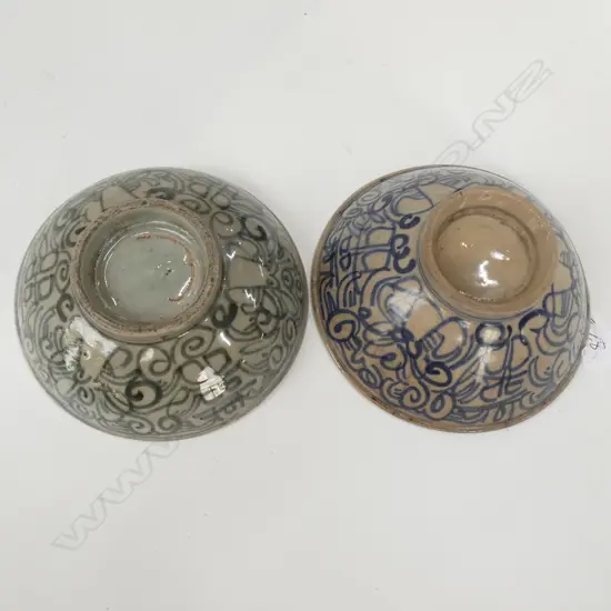 2 CHINESE MING STYLE DISHES