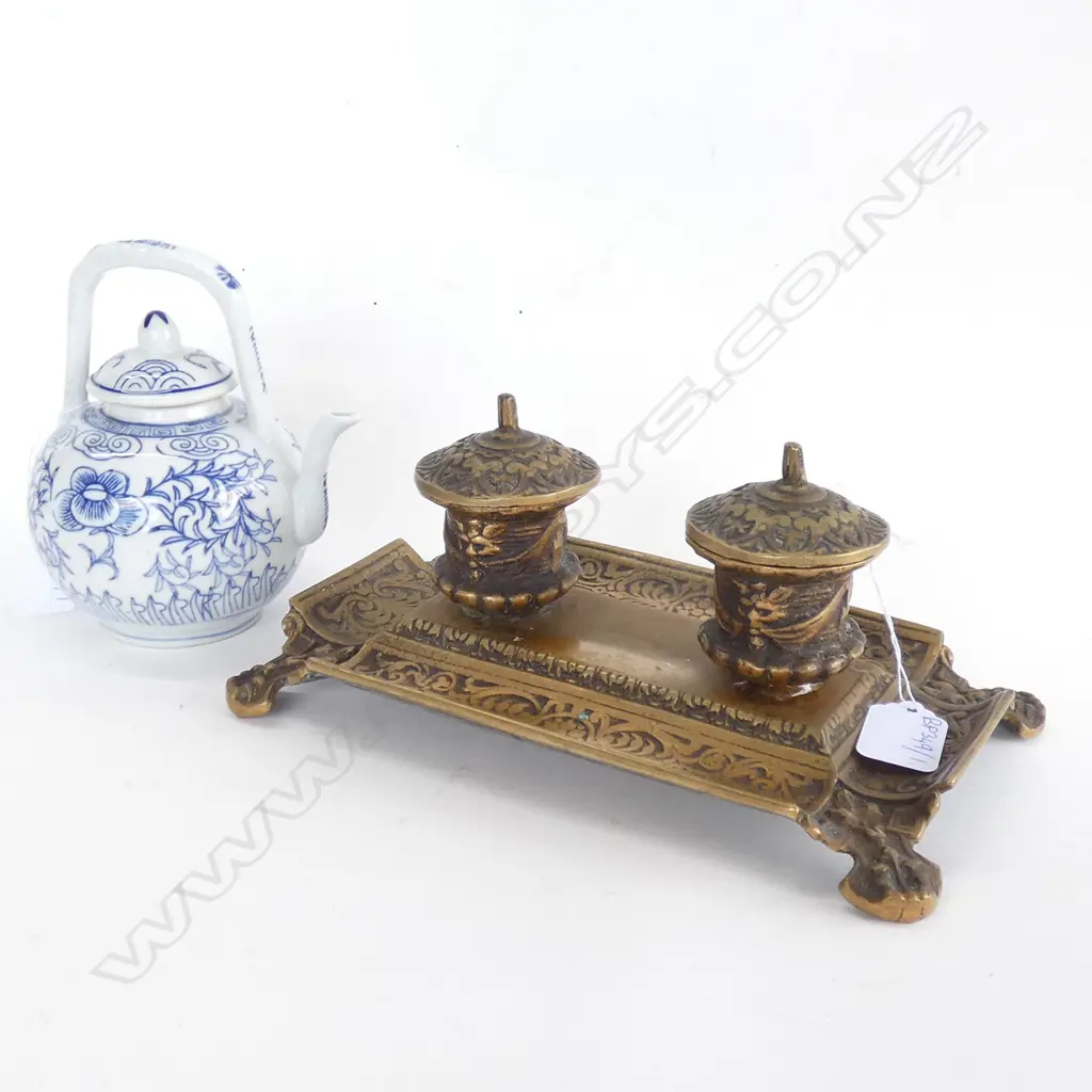 CAST BRASS INKWELL W. 140MM & B/W TEAPOT H. 140MM Image 1++