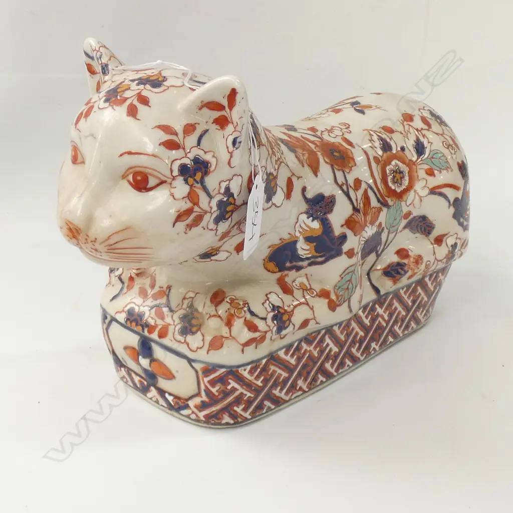 ORIENTAL IMARI CAT PILLOW ORNAMENT Image 1++