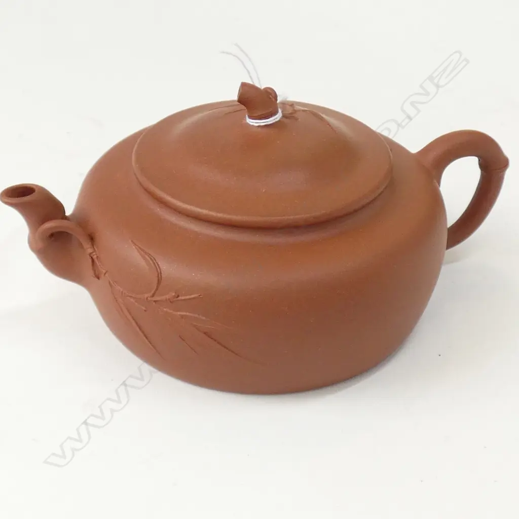 YIXING REDWARE TEAPOT Image 1++