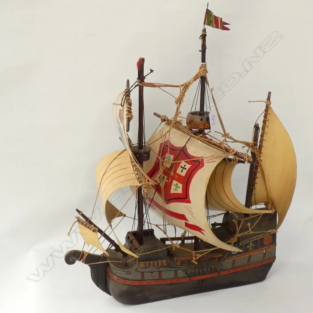EARLY 20THC MODEL GALLEON, W. 370MM Image 1++