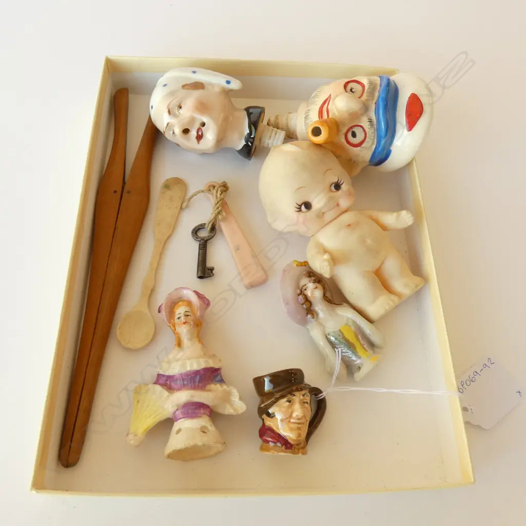 COLLECTION OF PORCELAIN DOLL HEADS, SMALL CHINA PIECES, GLOVE STRETCHERS & BONE SPOON Image 1++