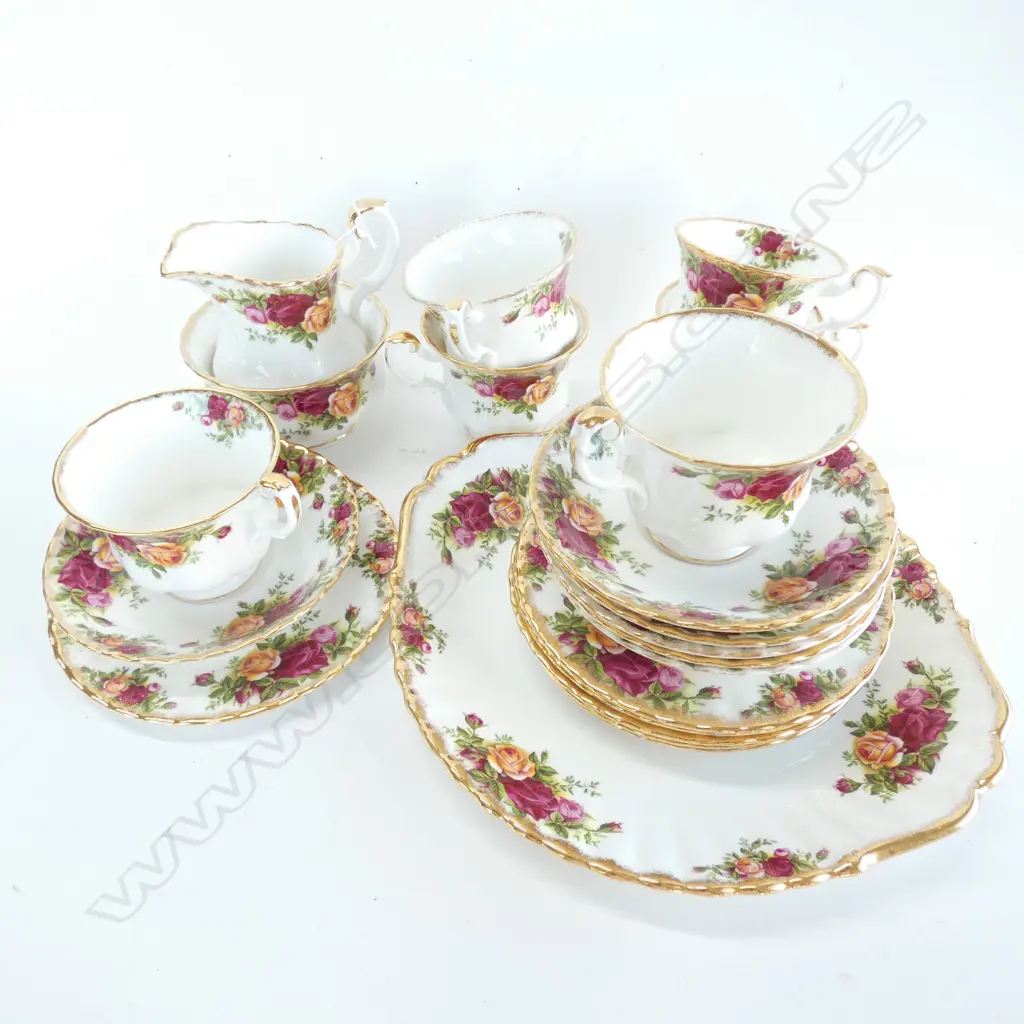 21 PCE OLD COUNTRY ROSES TEA SERVICE INCL. 6 TRIOS Image 1++