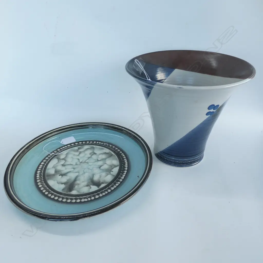 PAUL WALSHE PLATTER / WALL PLAQUE 300MM DIA + STUDIO POTTERY VASE H. 210MM Image 1++