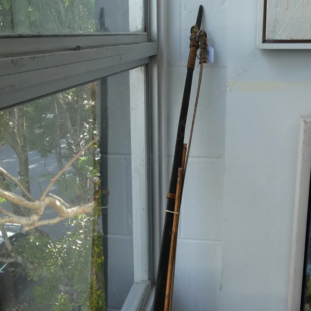 MELANIESIAN BOW AND ARROWS Image 1++
