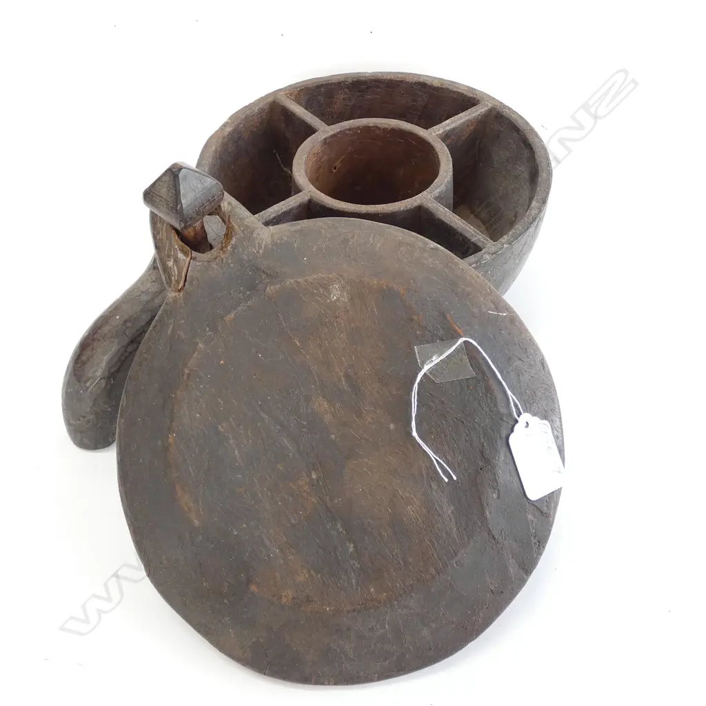 AFRICAN LIDDED BOWL Image 1++