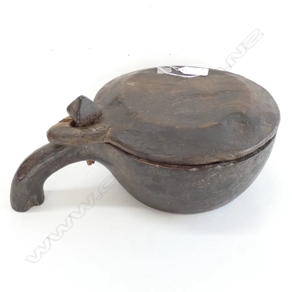 AFRICAN LIDDED BOWL Image 1++