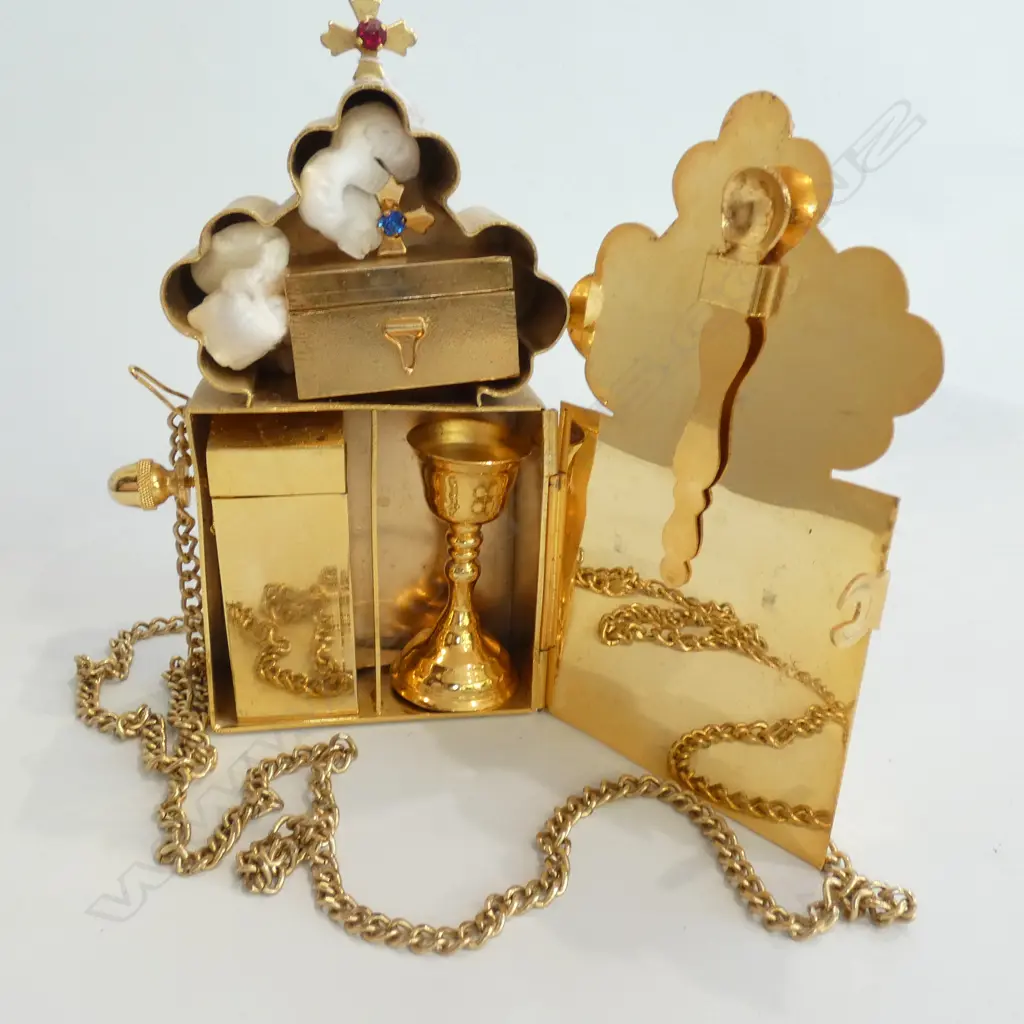 TRAVELLING COMMUNION SET INCL; GOBLET, SPOONS, 2 CONTAINERS Image 1++