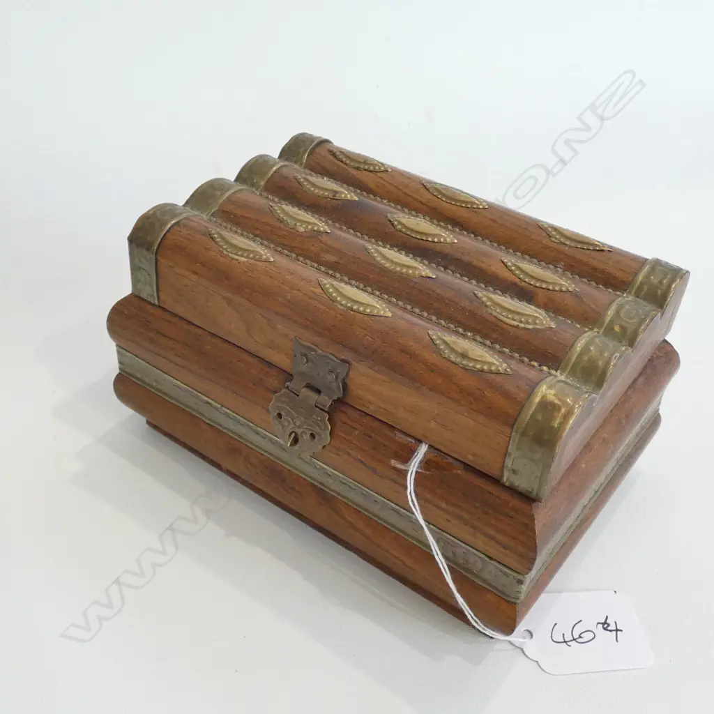 HARDWOOD SMALL BOX OF COINS ETC Image 1++