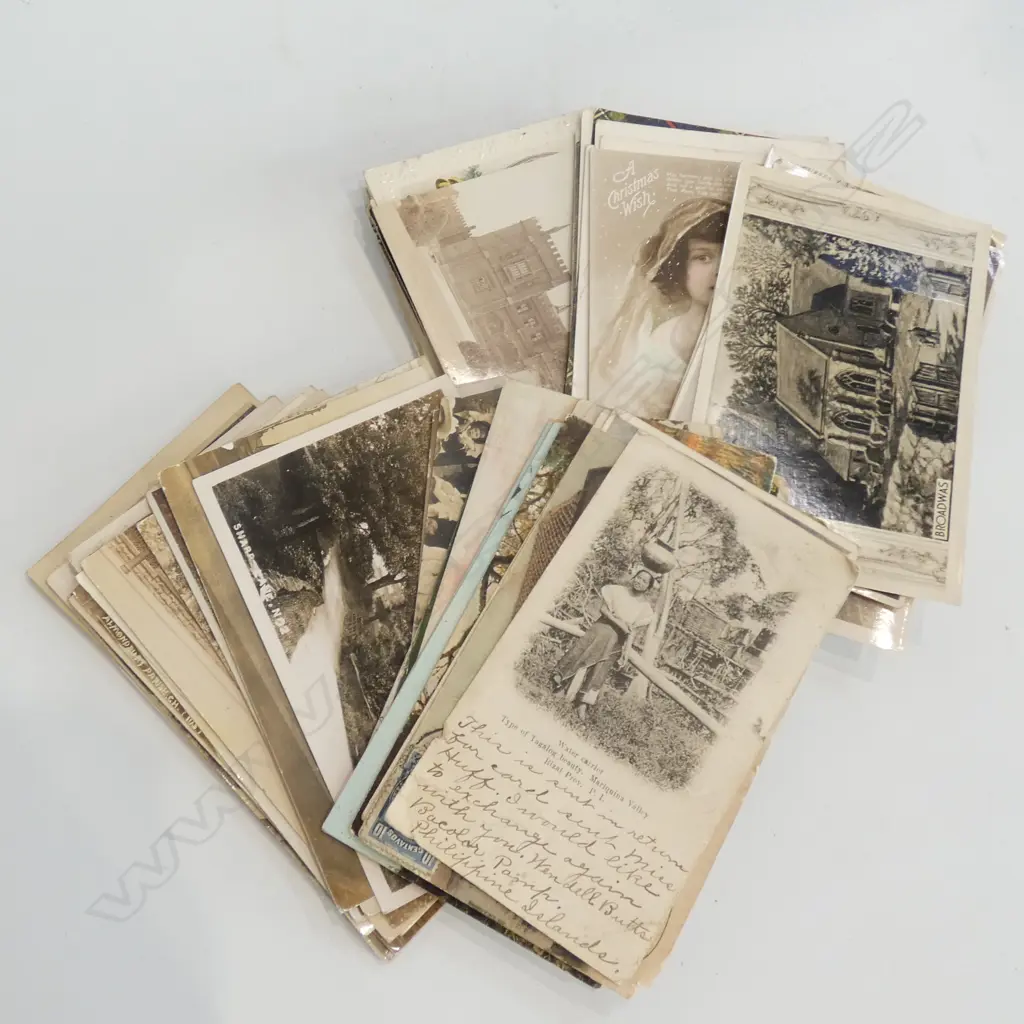 APPROX. 65 VINTAGE WORLD POSTCARDS Image 1++