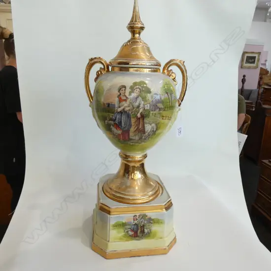 EARLY 20thC LIDDED URN ON STAND H. 472MM