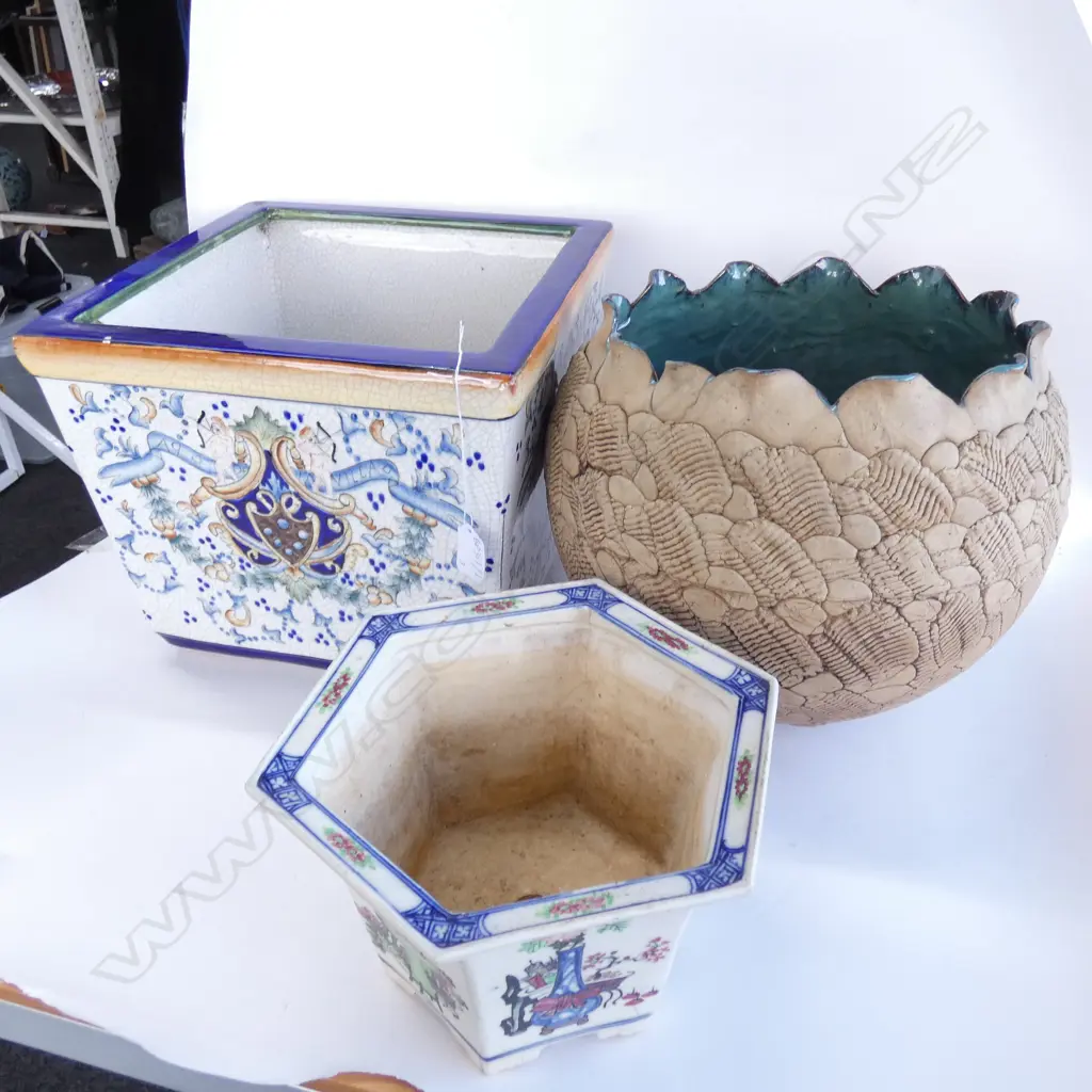 3 CERAMIC PLANTER POTS; ITALIAN, CHINESE, CLAY H. 250MM Image 1++