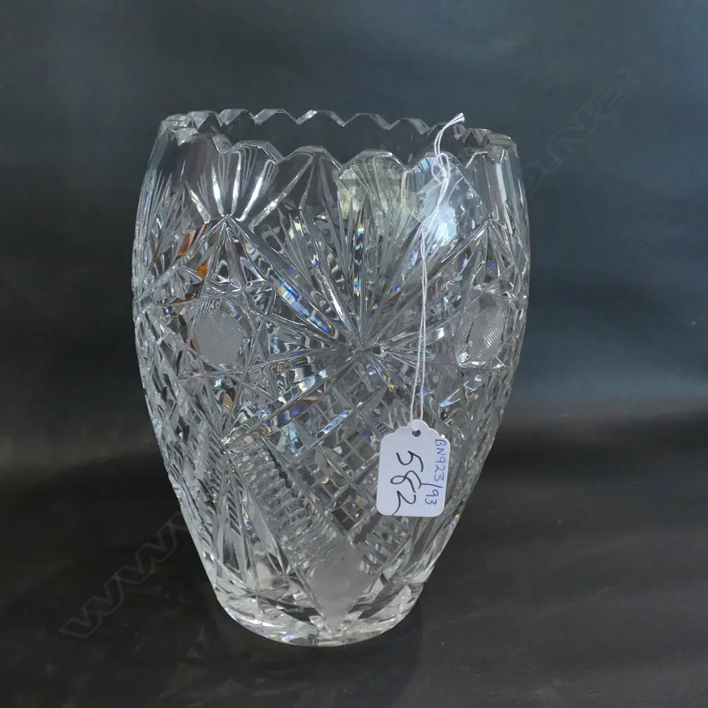 LARGE CRYSTAL VASE Image 1++