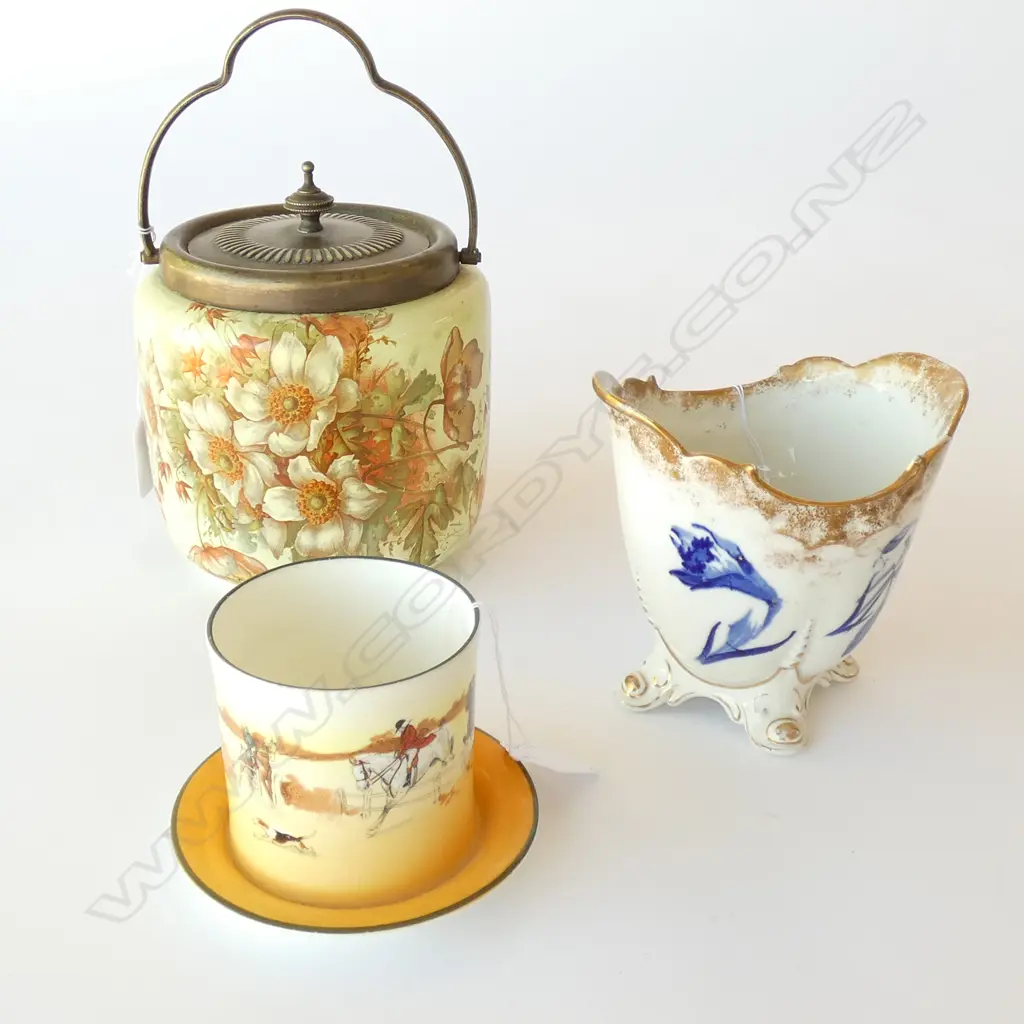 3 R.DOULTON PIECES, ENAMEL BISCUIT BARREL H.210MM, SPOON WARMER & HUNTING POT Image 1++