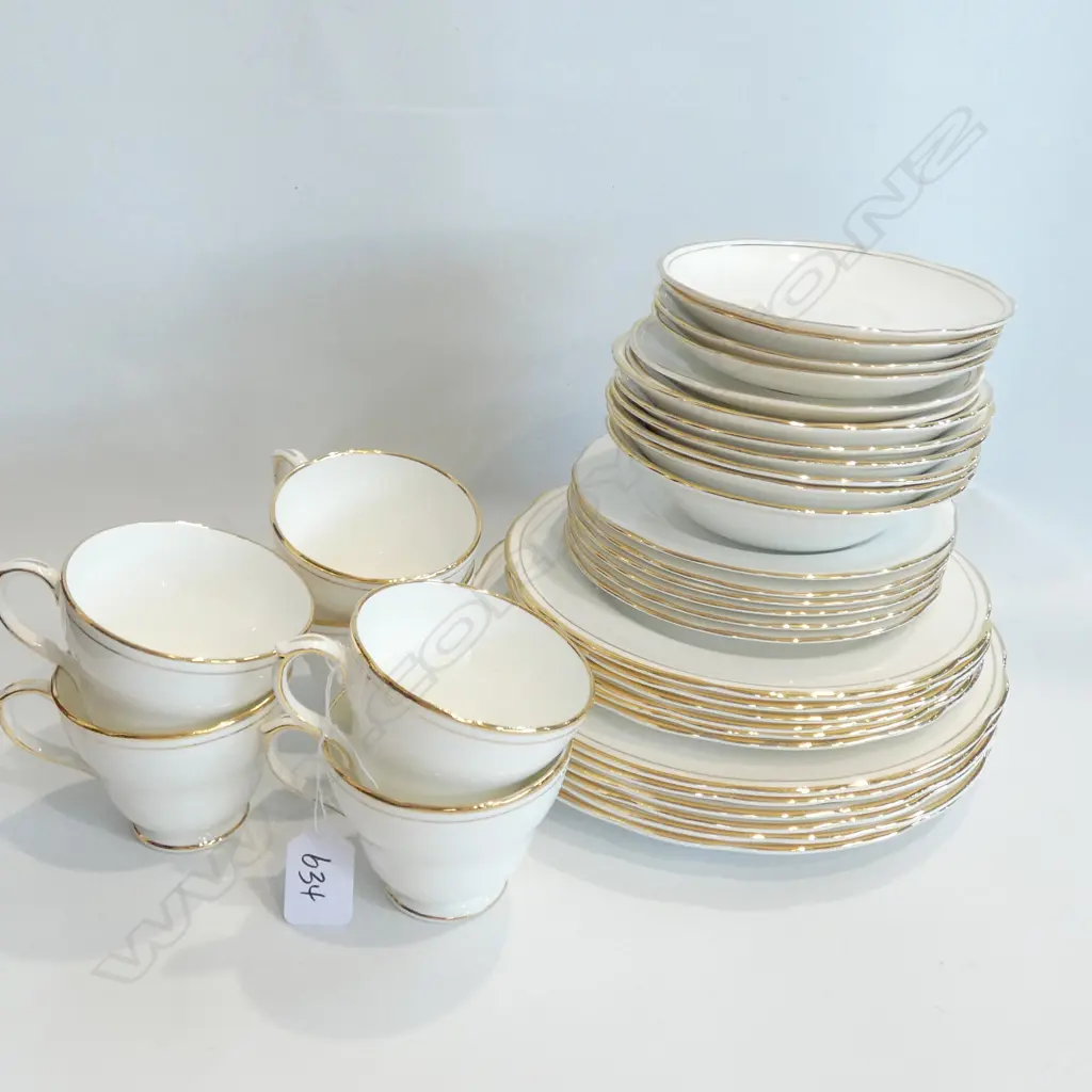 36 PCE 6 PLACE DUCHESS ENGLISH BONE CHINA DINNER SERVICE; MINT COND. Image 1++