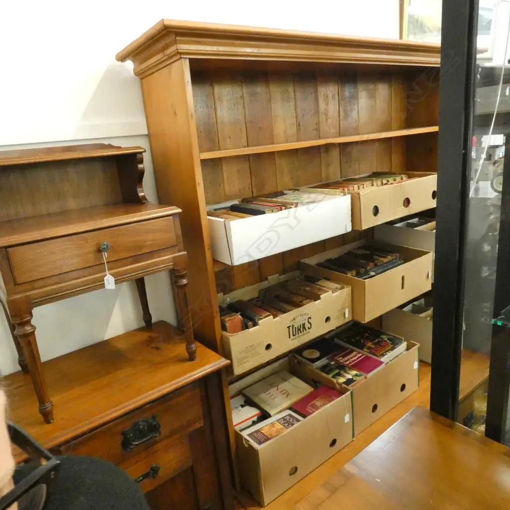 LARGE KAURI BOOKCASE W 1540 H 2003 MM Image 1++