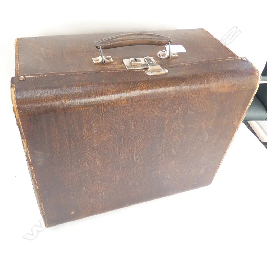 VINTAGE SUITCASE  Image 1++
