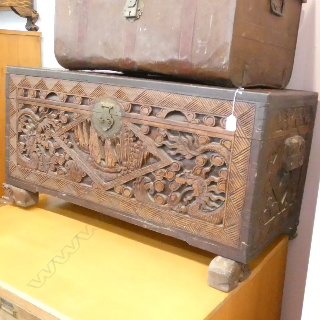 CAMPHOR WOOD CHEST, EARLY 20THC, 940 x 410 x 500mm Image 1++