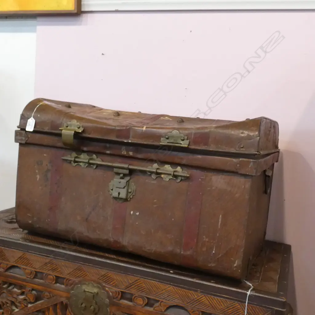 SMALL METAL TRUNK Image 1++