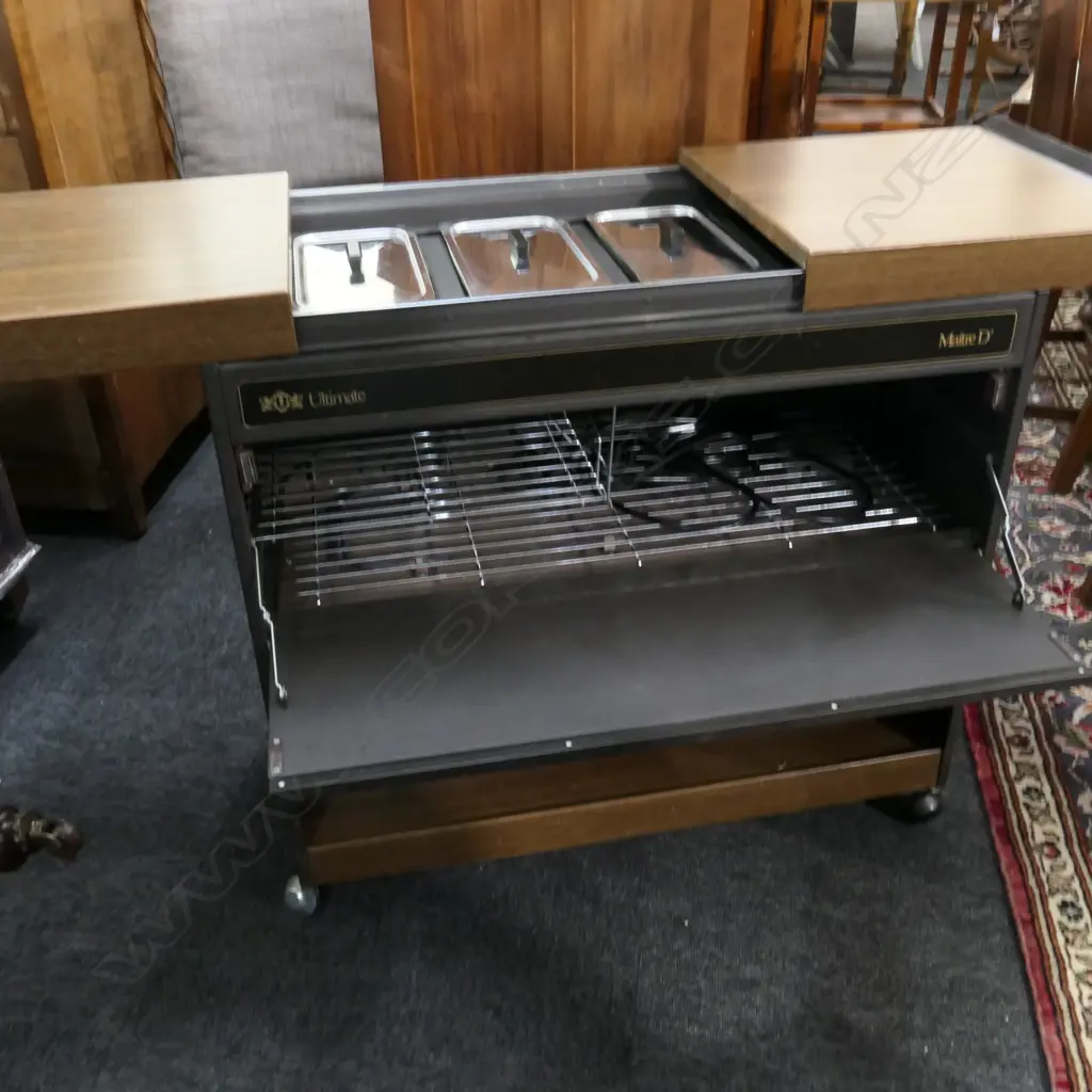 VINTAGE 'ULTIMATE MAITRE D' PORTABLE ELECTRIC WARMING OVEN, 370 X 700 X 370MM Image 1++