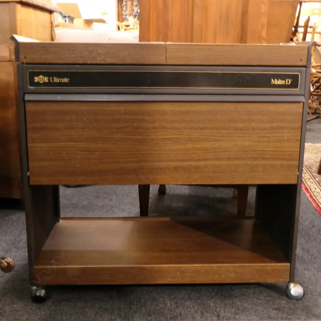 VINTAGE 'ULTIMATE MAITRE D' PORTABLE ELECTRIC WARMING OVEN, 370 X 700 X 370MM Image 1++