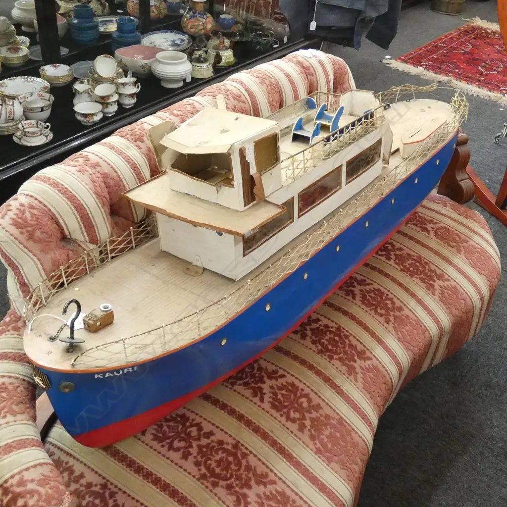 MODEL BOAT 'KAURI' L. 1200MM Image 1++
