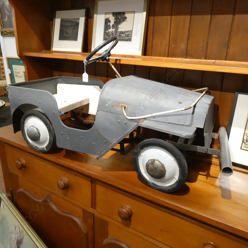 VINTAGE CHILDS PEDAL CAR L. 950MM Image 1++