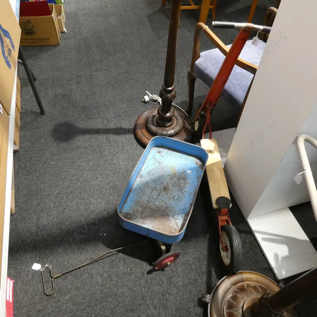 VINTAGE CHILDS RYCO SCOOTER + BLUE TROLLEY Image 1++
