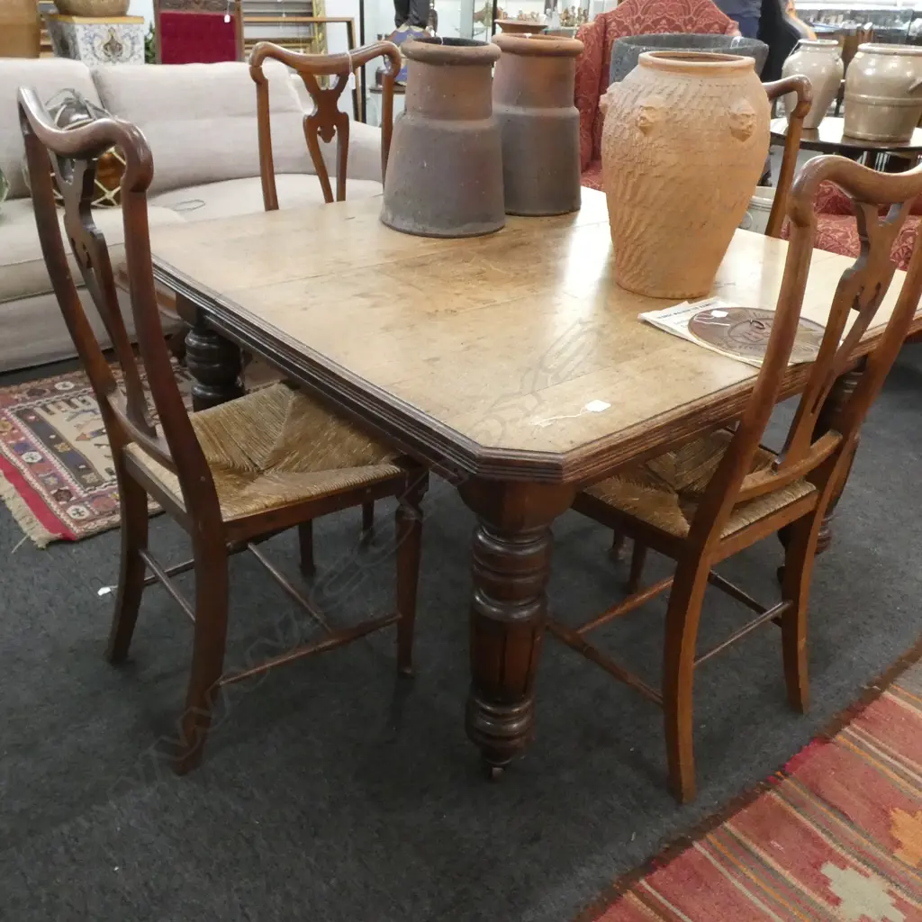EARLY 20C OAK EXTENSION TABLE ON CASTERS + 1 EXTN Image 1++