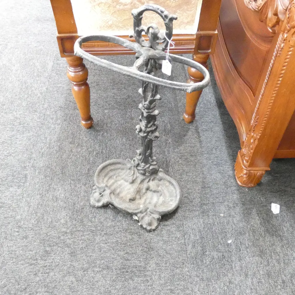 CAST IRON UMBRELLA STAND H. 600MM Image 1++
