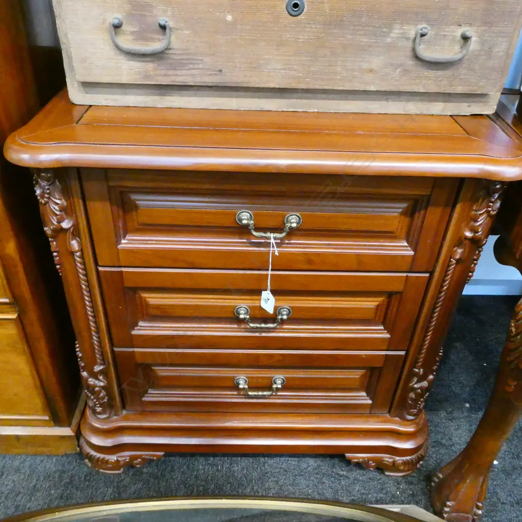 3 DRAWER BEDSIDE CHEST H. 640MM W. 650MM Image 1++