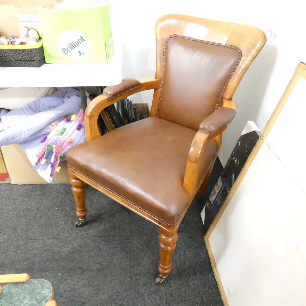 VICTORIAN LEATHER CHAIR W. 590MM Image 1++