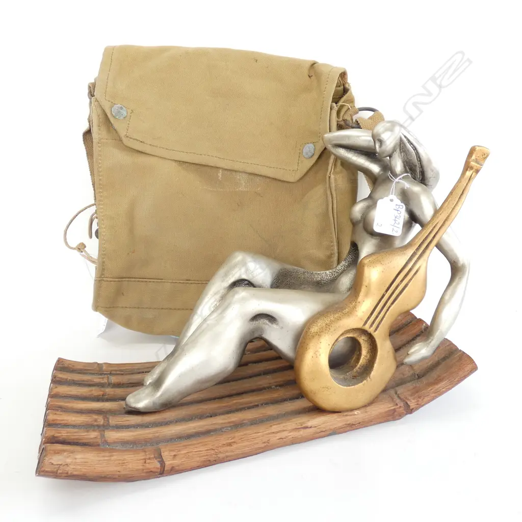 PICASSO STYLE SCULPTURE L. 350MM & WWII ERA BAG  Image 1++