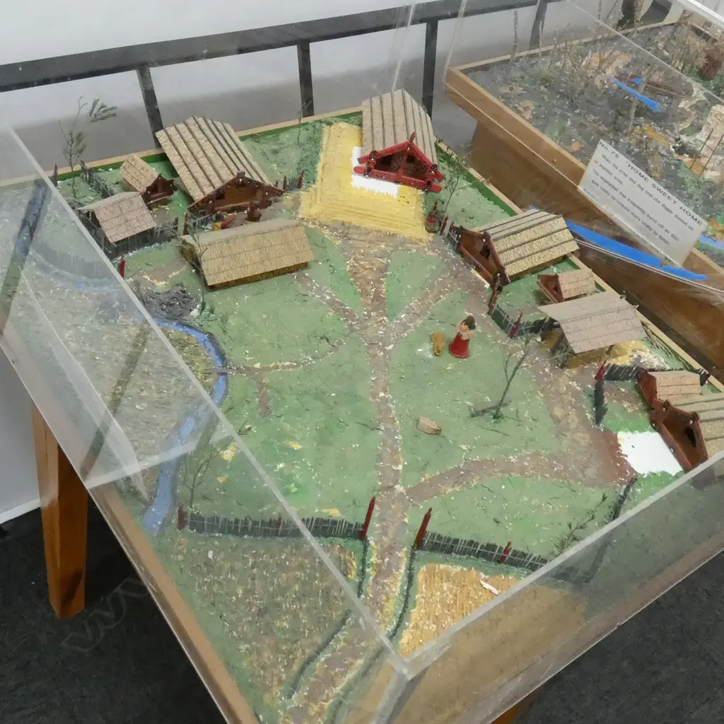 MODEL OF MAORI VILLAGE ON STAND H. 1040MM D. 630MM W. 740MM Image 1++
