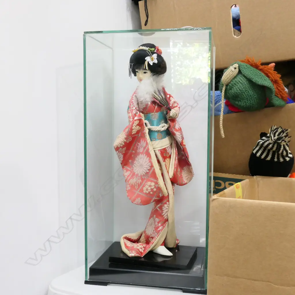 JAPANESE DOLL IN CASE H. 460MM Image 1++