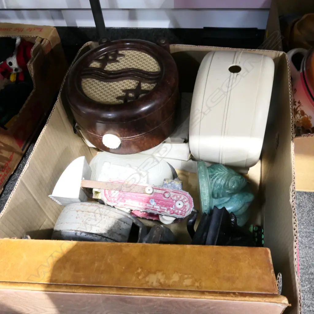 BOX LOT 2 ART DECO BAKERLITE SPEAKERS, FUN HO TRACTOR, 2 PRS BOOKENDS ETC Image 1++
