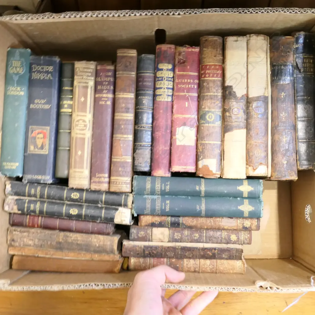 BOX OF ASST BOOKS ANTIQUE BOOKS Image 1++