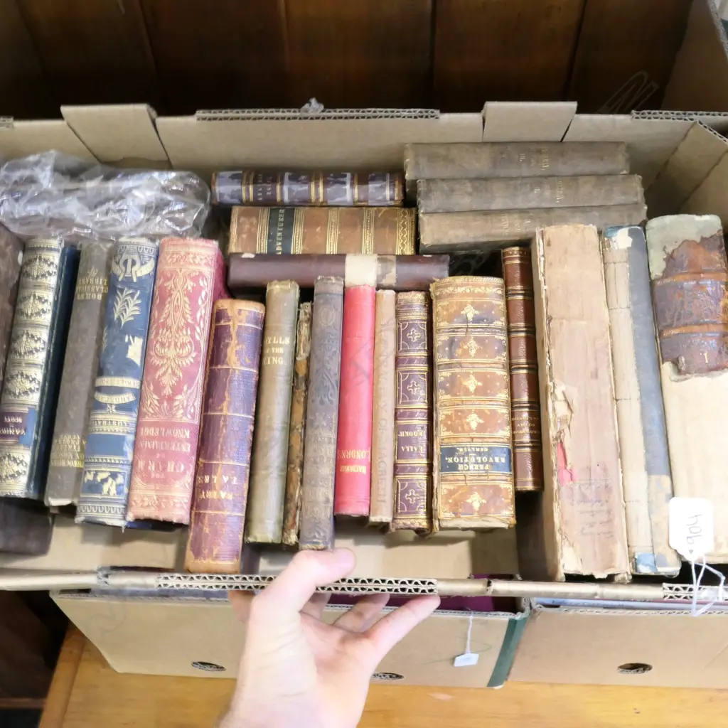 BOX OF ASST BOOKS MACBETH ETC Image 1++