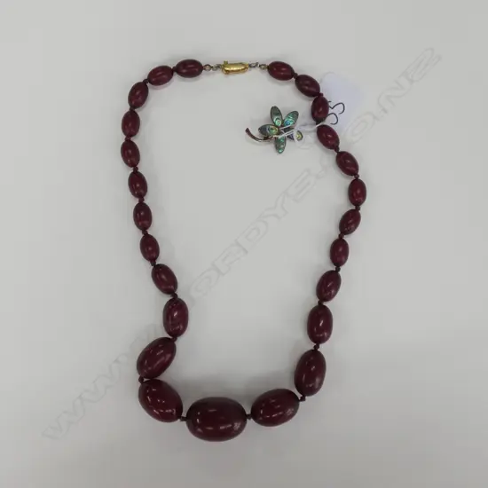 VINTAGE BAKELITE NECKLACE + SILVER PAUA BROOCH