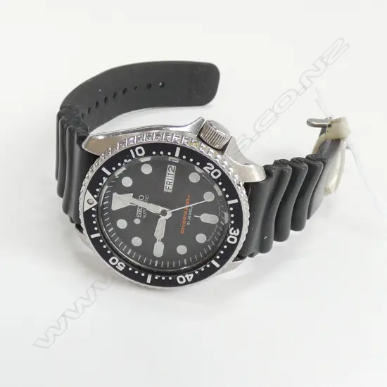 SEIKO 200 METER DIVERS WRISTWATCH