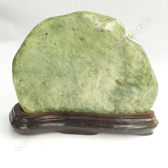 JADE/NEPHRITE POLISHED SLAB IN WOOD STAND 200 X 60 X 160mm