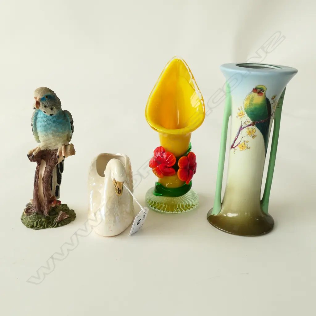 (7) 4 ITEMS, 1 JACK IN THE PULPIT VASE, SWAN & BUDGIE ETC Image 1++
