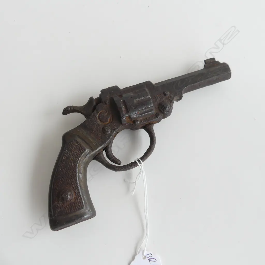 (3) CAST IRON TOY GUN ‘BRONCHO BILL’ Image 1++