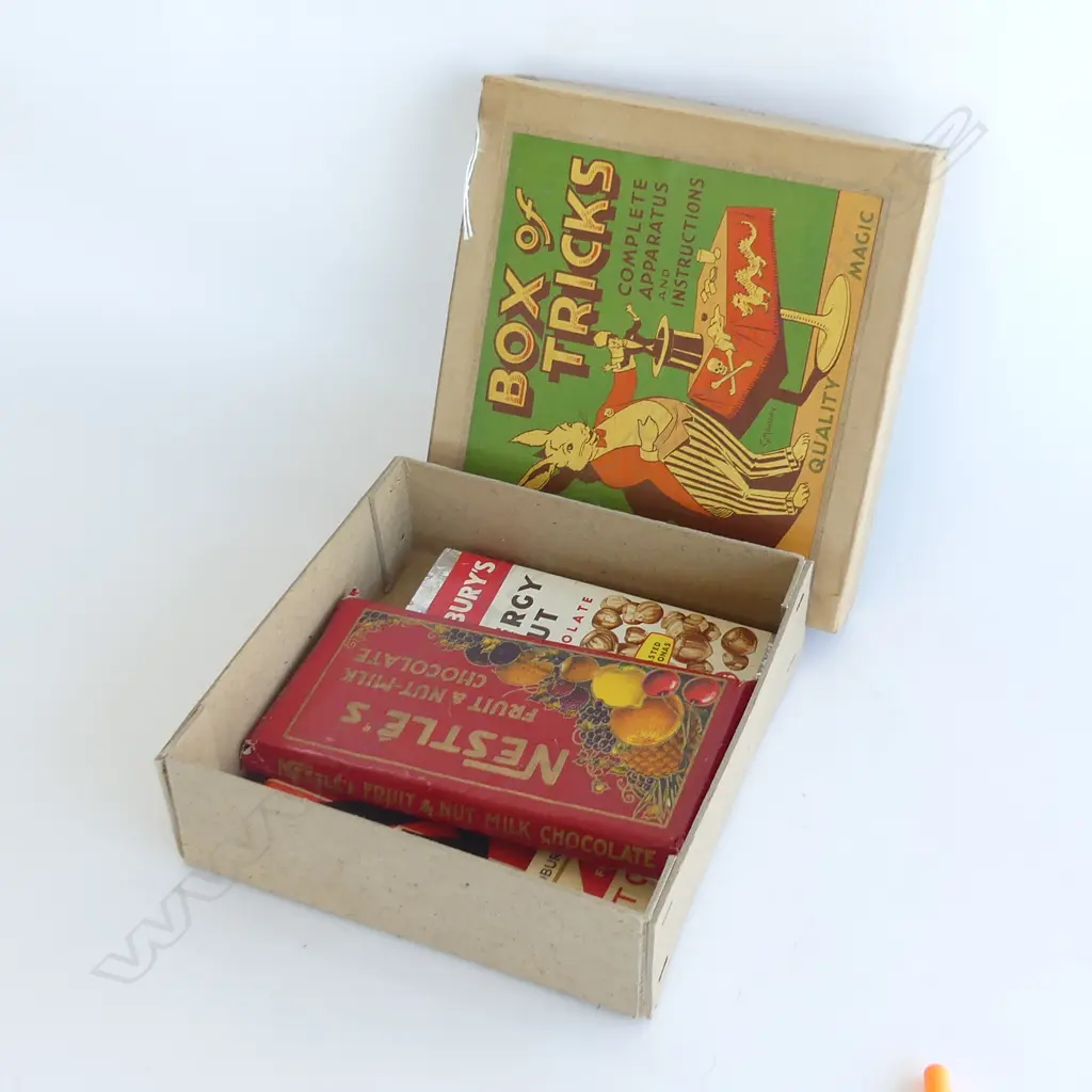 (15) 6 VINTAGE CHOCOLATE BARS IN A ‘BOX OF TRICKS’ CONTAINER Image 1++