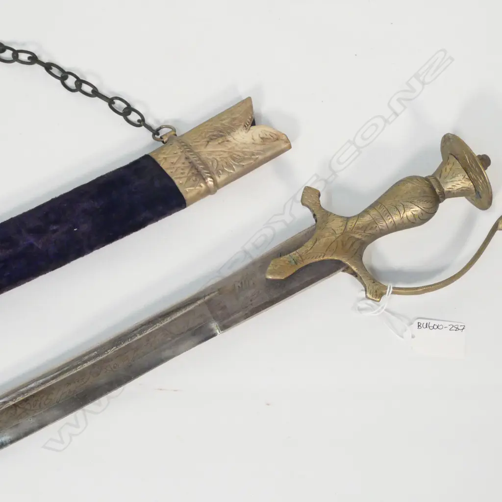 A INDIAN SWORD IN SCABBARD L. 840mm Image 1++