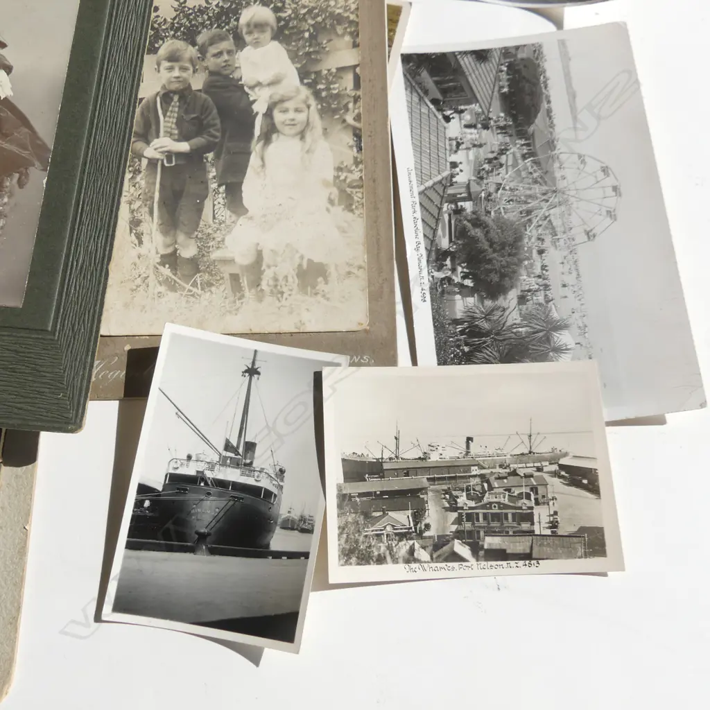(78) BAG LOT VINTAGE PHOTOS & POSTCARDS Image 1++