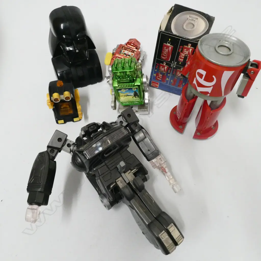 (1)  BOX LOT OF 6 ROBOTS Image 1++