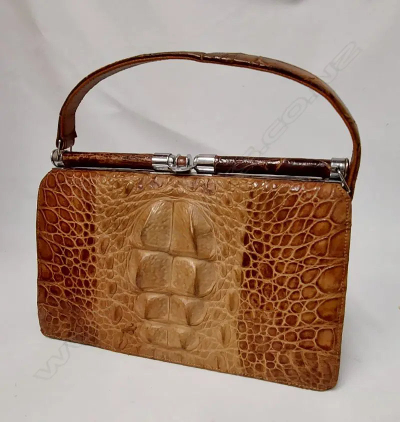 (4) VINTAGE CROCODILE HANDBAG W. 285mm Image 1++