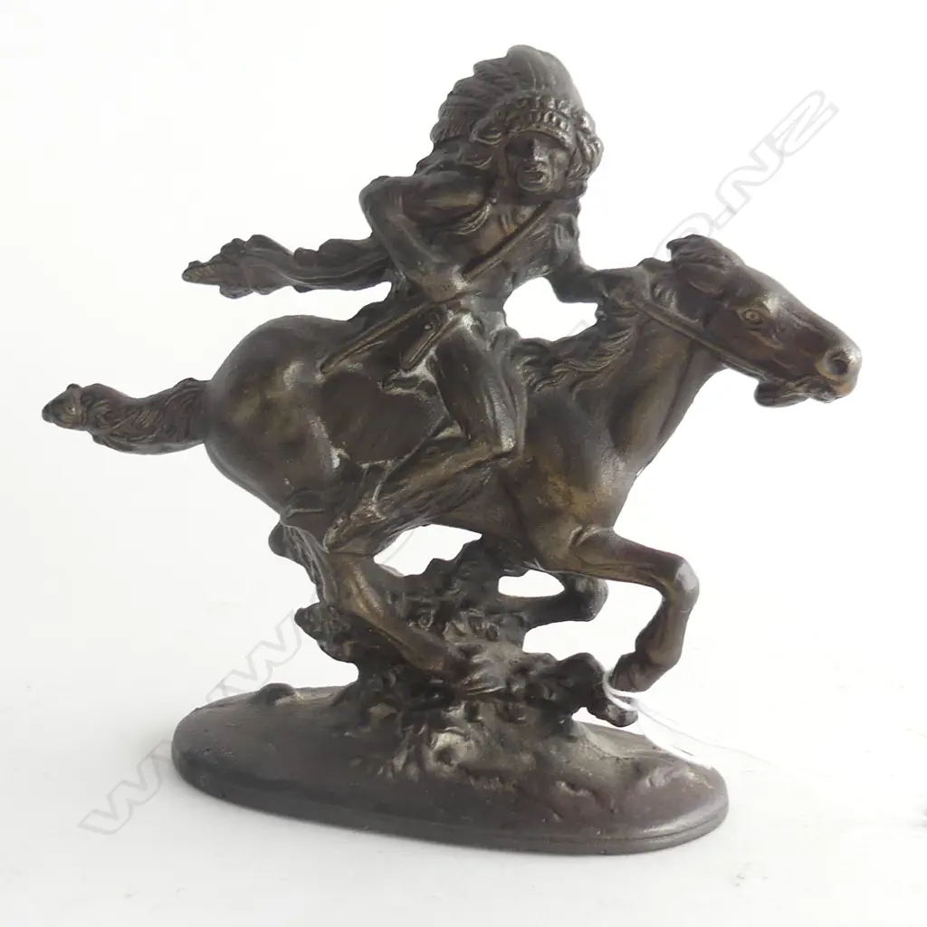 (14) A BRONZE STATUE OF A NORTH AMERICAN INDIAN ON HORSE IN MOTION H. 150mm Image 1++